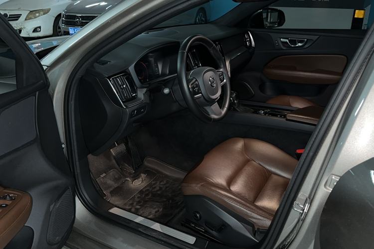 Used Volvo S60 2021 T4 Zhiyi Luxury Edition