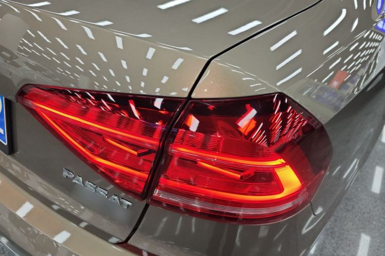 Used Volkswagen Passat 2017 330TSI DSG Luxury Edition
