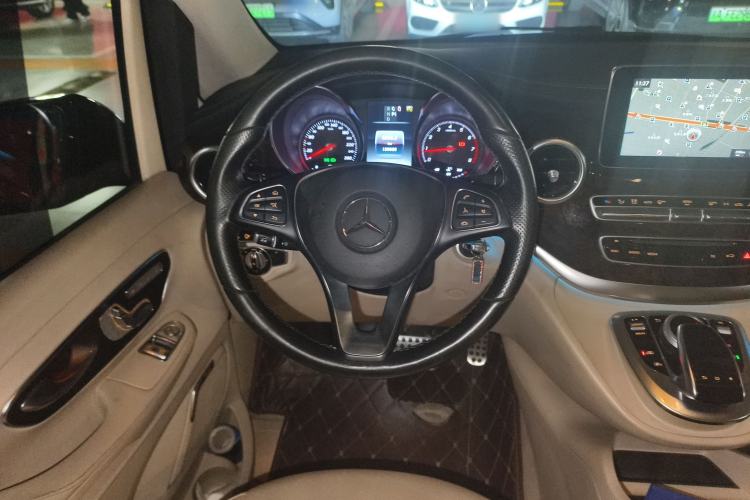 Used Mercedes-Benz V-Class 2016 V 260 L Prestige Extended Edition Steering Wheel