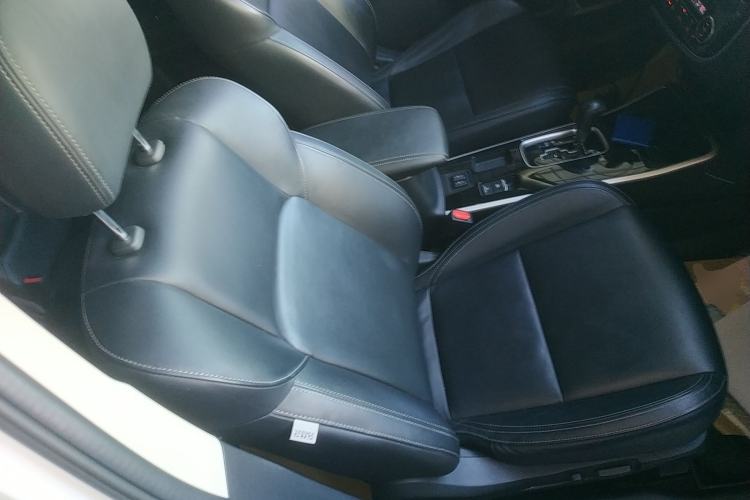 Used Mitsubishi Outlander 2019 2.0L Two-Wheel Drive Comfort Edition 5 Seats China VI Standard Right Front Seat