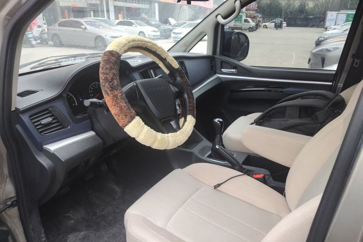 Used FORTHING Lingzhi 2023 M5L 1.6L Base Model 7 Seats