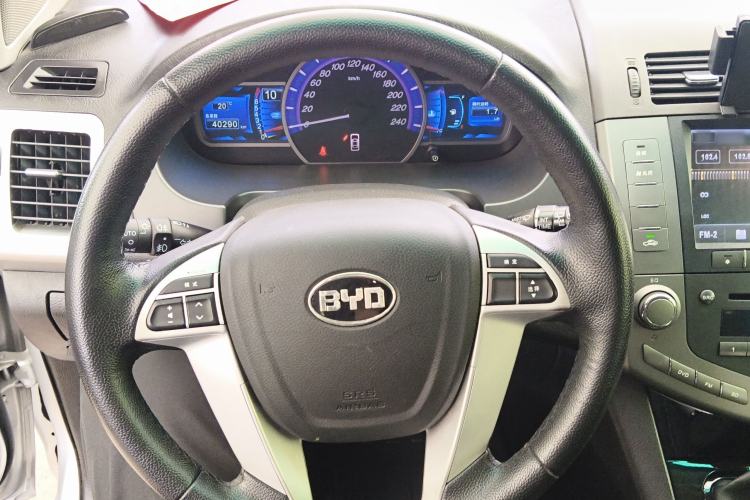 Used BYD S6 2013 Platinum Edition 2.0L Manual Luxury Model