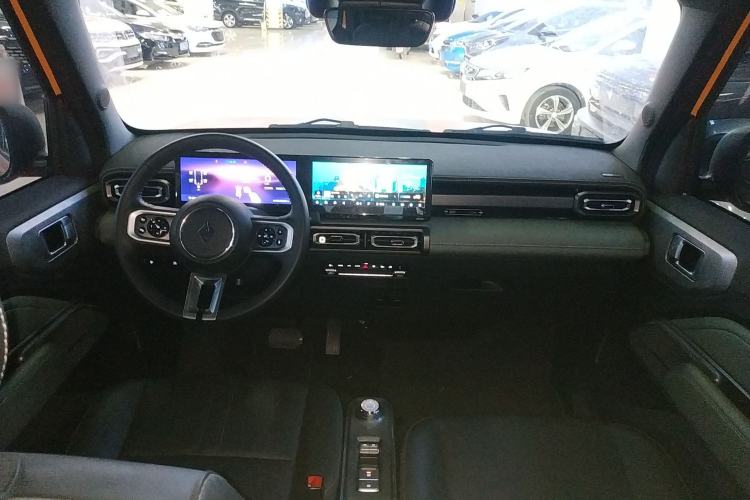 Used Baojun Spark 2023 Intelligent Premium Edition Center Console