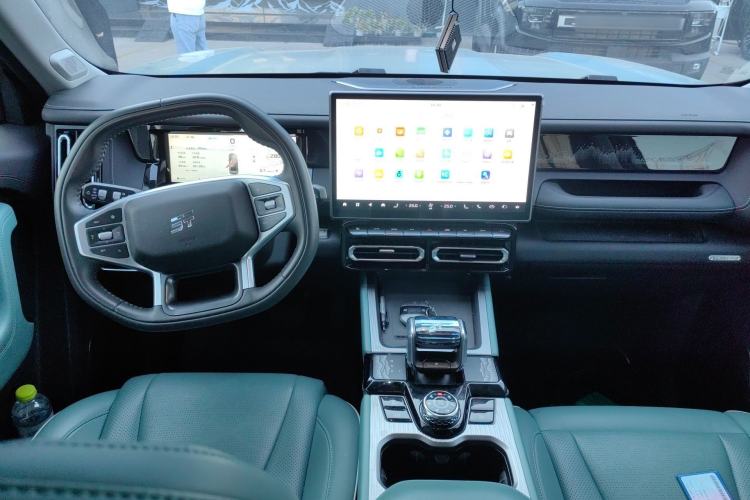 Used JETOUR Freelander 2025 2.0TD Automatic XWD Conqueror Center Console