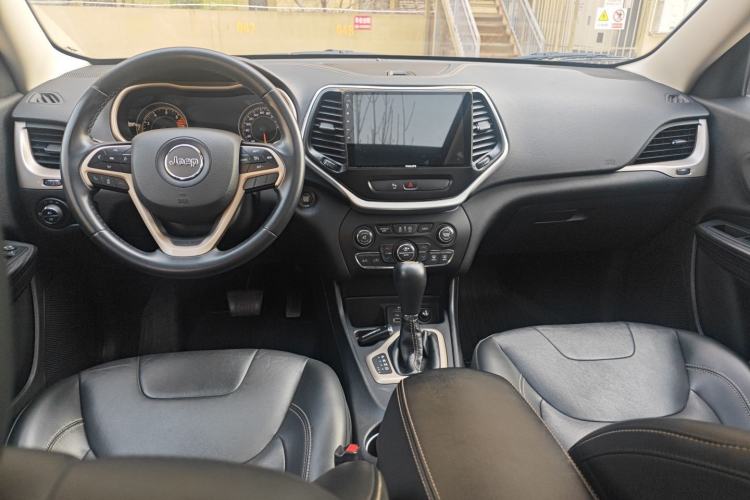 Used Jeep Cherokee 2017 2.0L Superior Edition