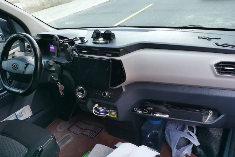 Used SAIC MAXUS EV30 2023 Pure-Electric Smart Logistics Expert with Long Wheelbase—Equipped with CATL Power Battery