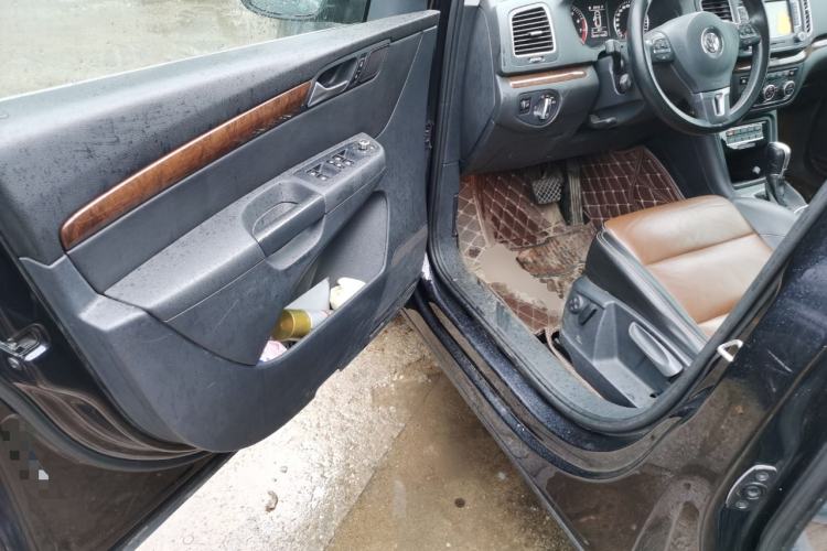 Used Volkswagen Sharan 2014 2.0 TSI Comfort Model
