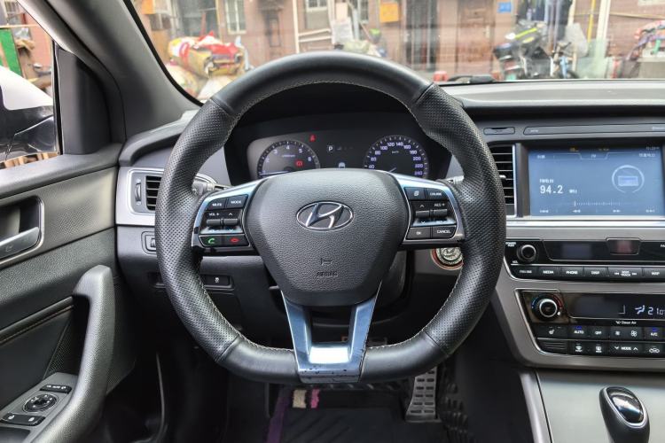 Used Hyundai Sonata 2015 1.6T GLX Advanced Model Steering Wheel