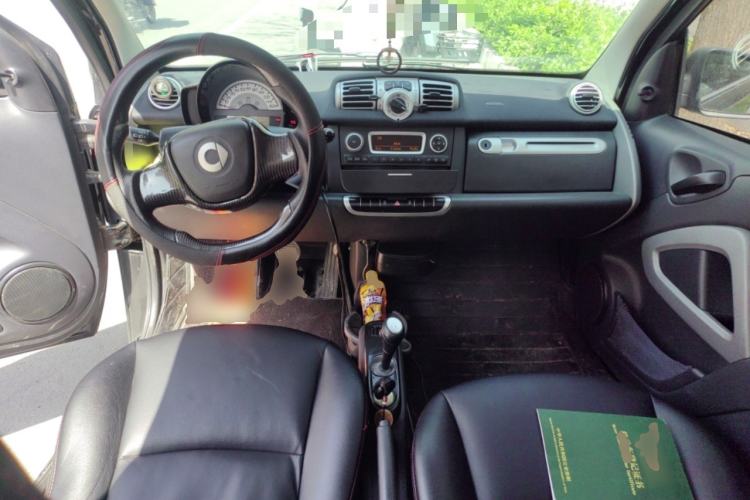 Used smart fortwo 2011 1.0 MHD Kobe Special Edition Center Console