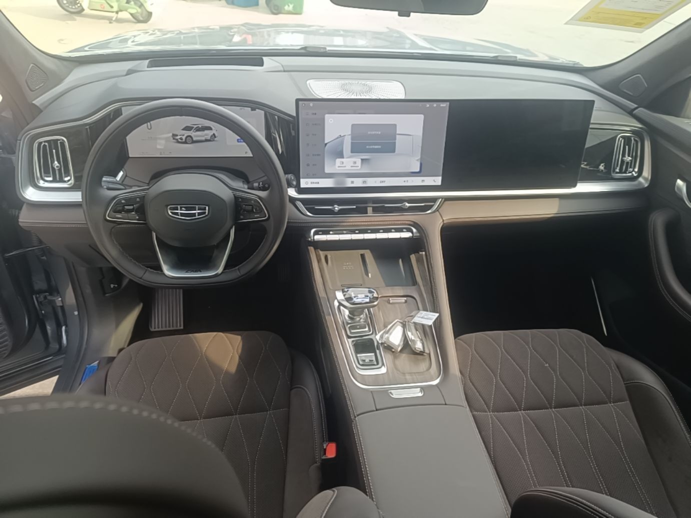 Geely Auto Monjaro L 2026 Model Oriental Yao 2.0TD Automatic Xiaohan Edition — снимка 12