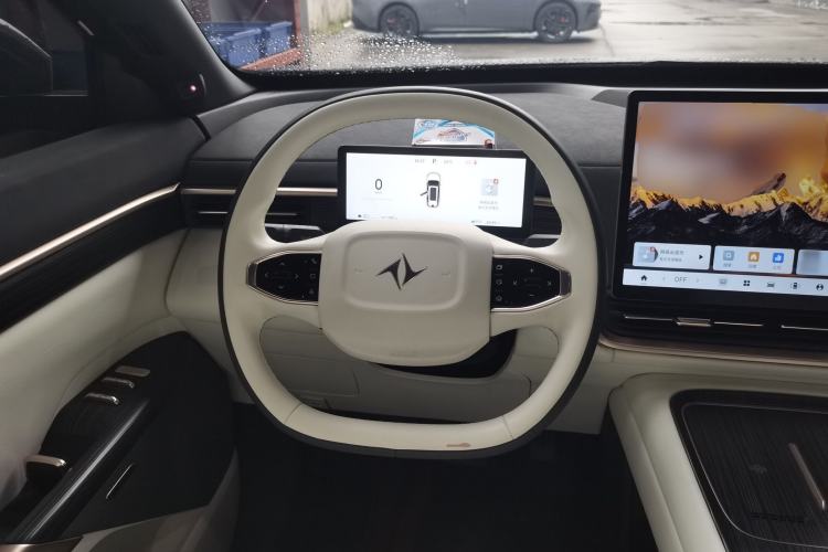 Used Dongfeng eπ eπ008 2024 636Max All-Electric Version 6 Seats Steering Wheel