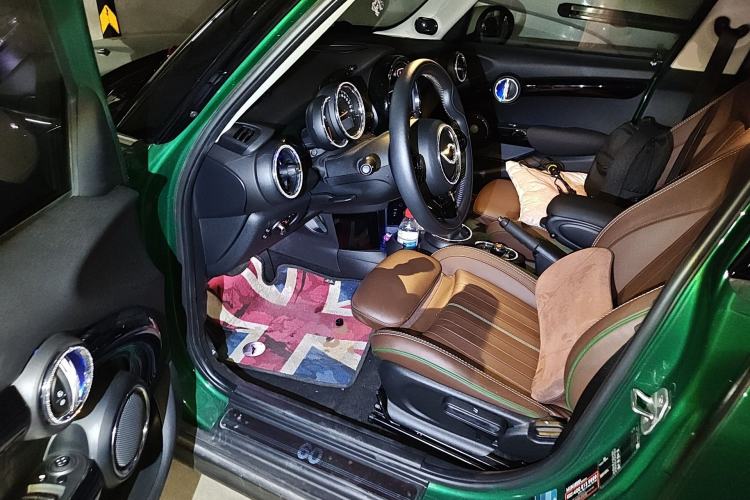 Used MINI 2019 1.5T COOPER 60th Anniversary Edition Five-Door Version Driver Seat