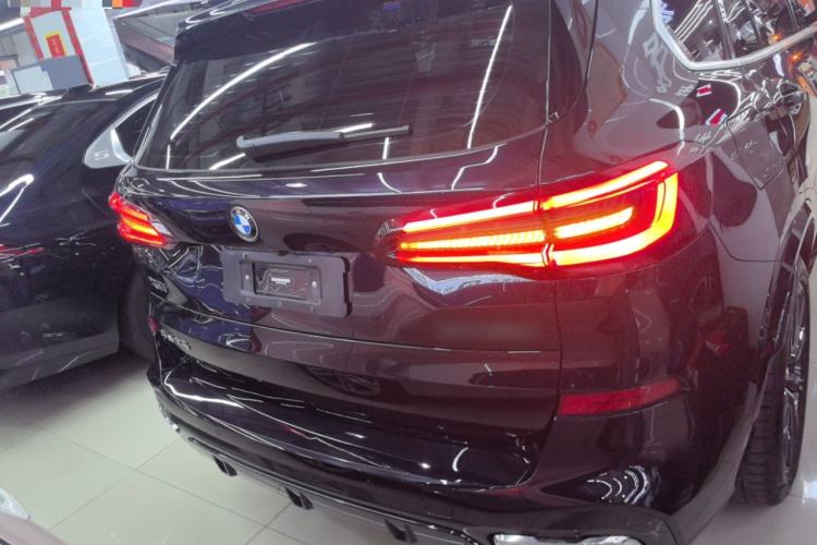 Used BMW X5 2022 Restyled xDrive 30Li Luxury Version M Sport Package
