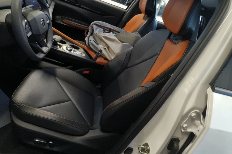 Used Changan UNI-V iDD 2023 ZhiDian iDD 1.5T 113km Smart & Fun Version
