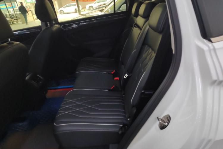 Used Volkswagen Tiguan L 2023 Restyled 330TSI Automatic Two-Wheel Drive R-Line Enhanced Comfort Version