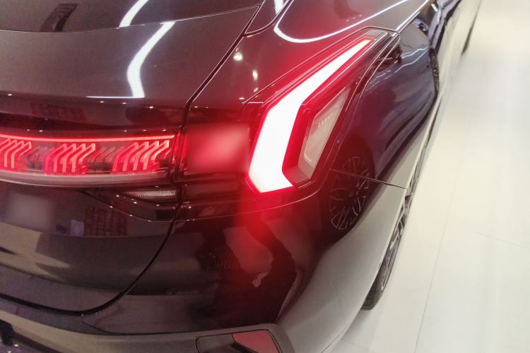 Used Zeekr 001 2025 YOU Edition 100 kWh All-Wheel Drive Right Rear Taillight