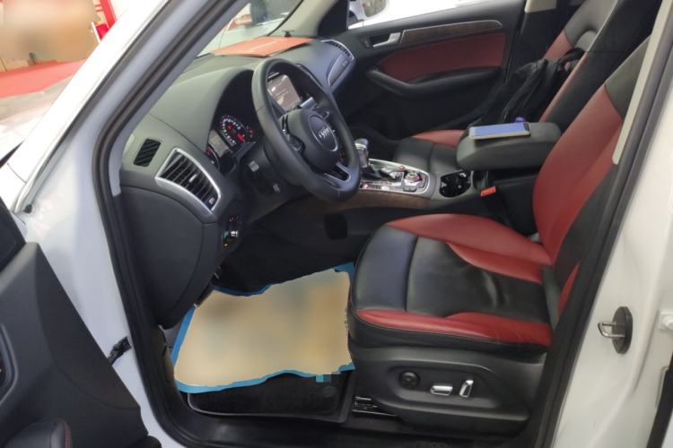 Used Audi Q5 2017 Plus 40 TFSI Technology Model