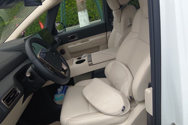 Used Li Auto MEGA 2025 Home Family Special Edition