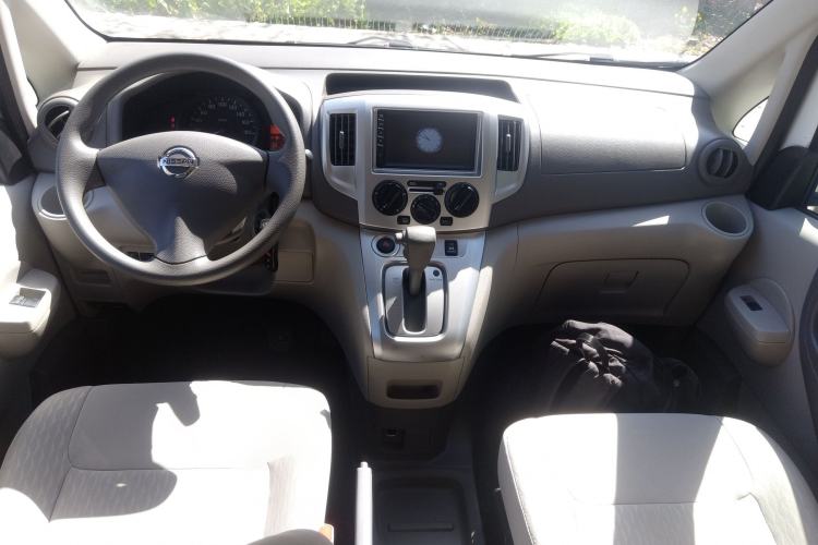 Used Nissan NV200 2018 1.6L CVT Luxury Model Center Console