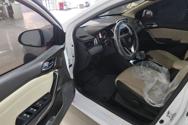 Used Baojun 310W 2017 1.5L Manual Fashion Edition China VI
