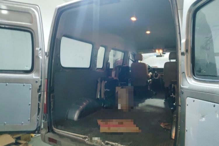 Used SAIC MAXUS Xintu V80 2021 2.0T Manual Classic Aoyuntong 127 PS Mid-axle Mid-roof 6/7/8/9-Seater