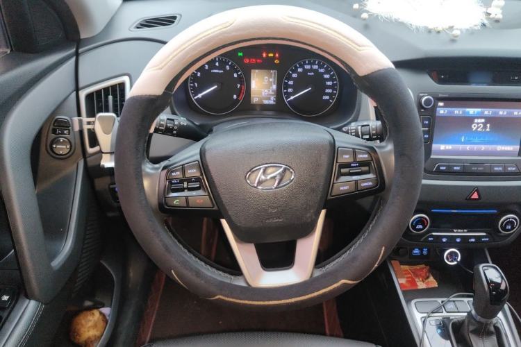 Used Hyundai ix25 2015 2.0L Automatic Two-Wheel Drive Intelligent GLS
