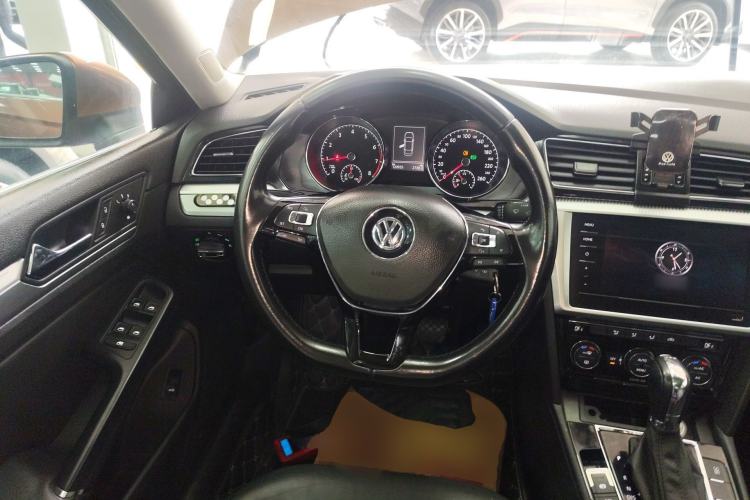 Used Volkswagen Lamando 2015 280TSI DSG Comfort Edition
