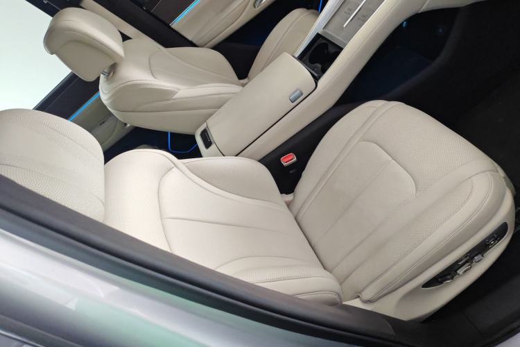 Used Denza N9 2025 Flagship Model Right Front Seat