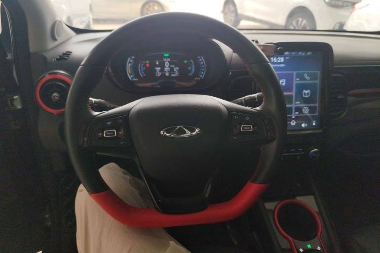 Used Chery QQ Little Ant 2022 Restyled Version Sweet Pink Edition Half-Sugar Version 30.6 kWh 30 kW 301 km Steering Wheel