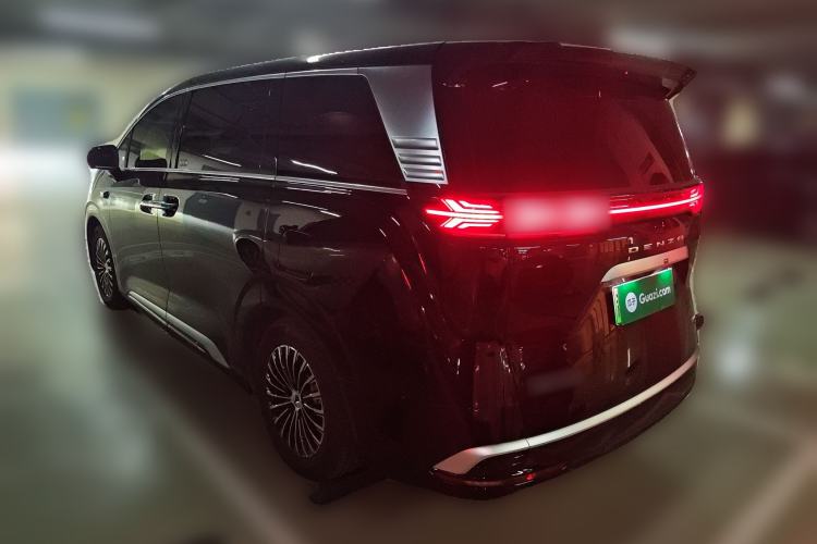 Used Denza D9 2025 DM-i Intelligent Drive 1020 Four-Wheel Drive Prestige Model
