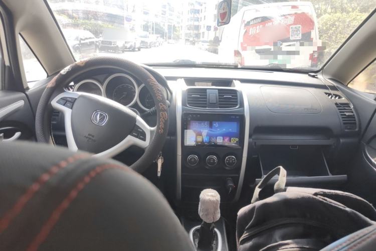 Used CHANGAN CX20 2014 1.4L Manual Sport Version China IV Standard Center Console