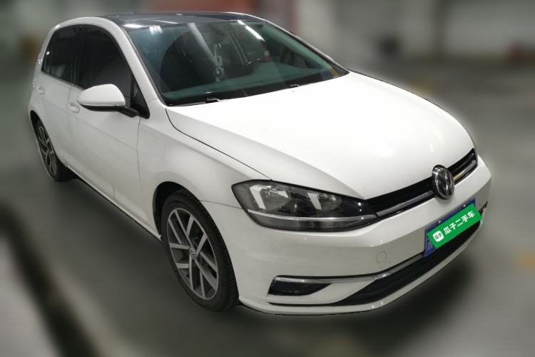 Used Volkswagen Golf 2020 280TSI DSG Comfort Version Front Right 45 Deg