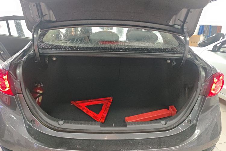 Used Mazda 3 Axela 2017 Sedan 1.5L Automatic Luxury Model Emission Standard China V Trunk