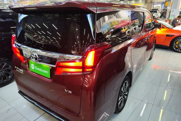 Used Toyota Alphard 2018 Revised Version 3.5L Premium Edition
