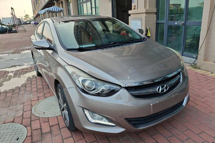 Used Hyundai Elantra (5th Generation / Langdong) 2015 1.6L Automatic Leading Model Front Right 45 Deg