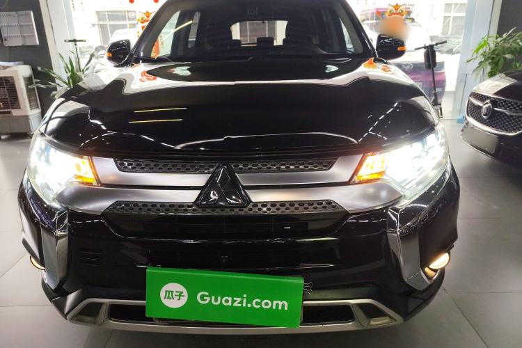 Used Mitsubishi Outlander 2019 2.4L 4x4 Zhi Xiang Edition 5 Seats China VI Standard Front