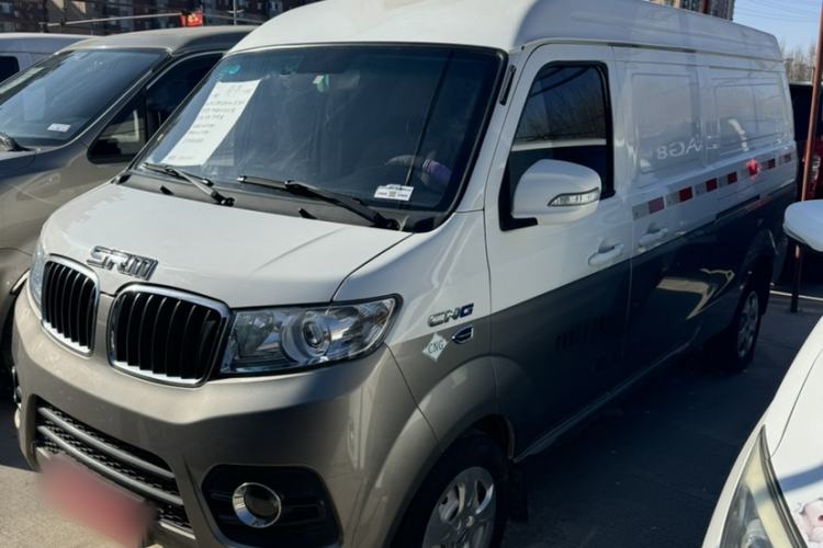 Used Jinbei New Hiace X30L CNG 2023 100L CNG Wealth Edition Van 2/5-Seater Air-Conditioned Model SWCC15M Exterior 3