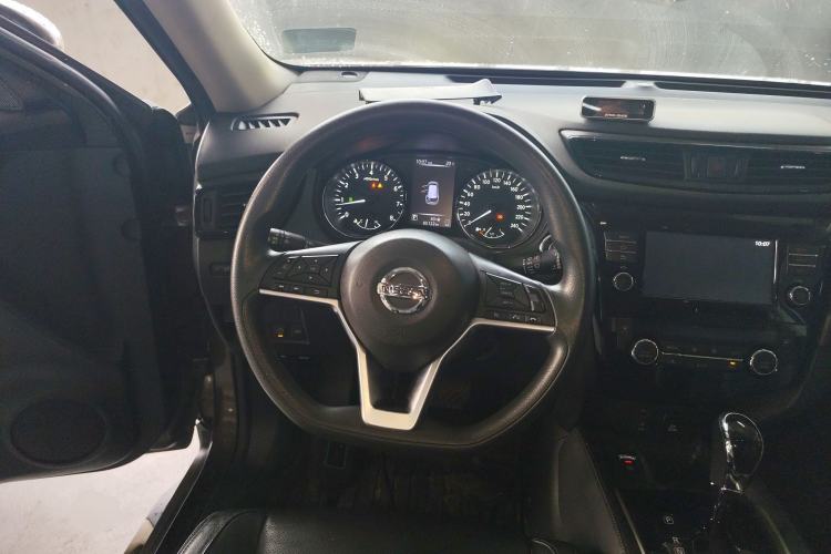 Used Nissan X-Trail 2017 2.5L CVT Leading Edition 4WD
