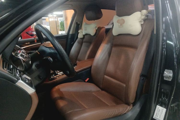 Used BMW 5 Series 2014 520Li Elegant Model
