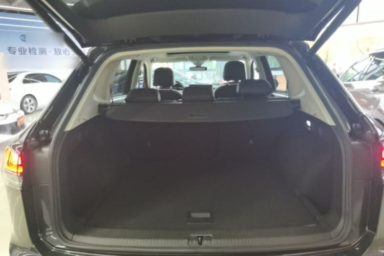 Used Volkswagen Tayron 2023 300TSI Two-Wheel-Drive Luxury Plus Advanced Edition Trunk