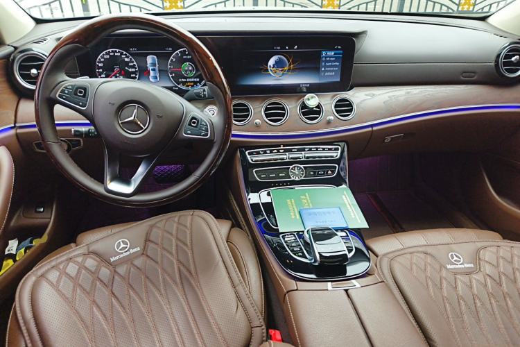 Used Mercedes-Benz E-Class 2016 E 200 L Center Console