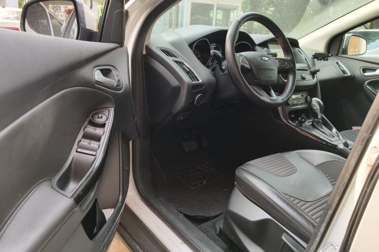 Used Ford Focus 2018 Sedan Classic EcoBoost 180 Automatic Elite Model Driver Seat