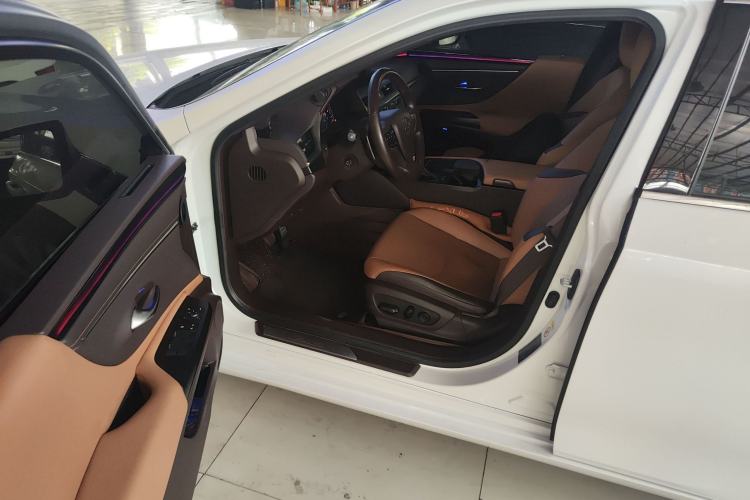 Used Lexus ES 2018 200 Excellence Edition China V Standard
