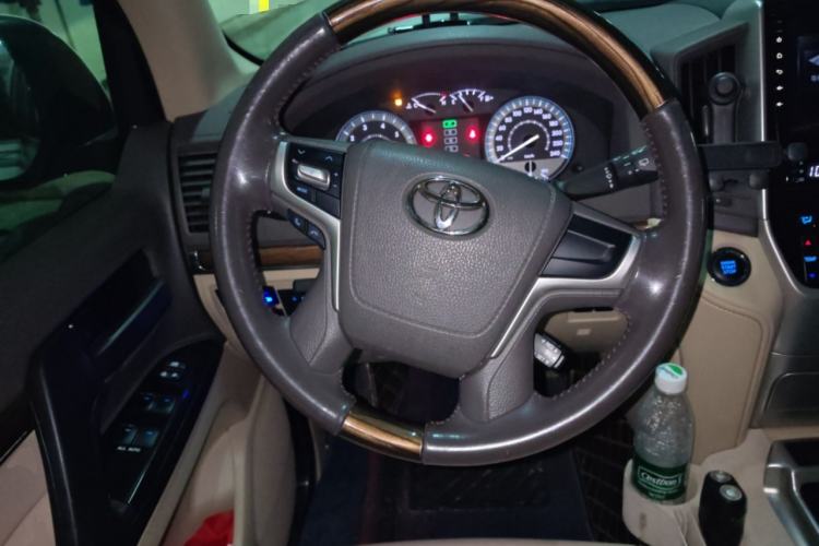 Used Toyota Land Cruiser 2019 4.0L GX-R GT Dual Fuel Sunroof Velvet Interior – Middle East Specification
