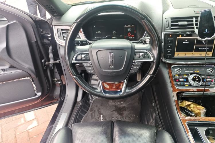 Used Lincoln Continental 2019 2.0T Two-Wheel Drive Luxury Edition China VI Standard Steering Wheel