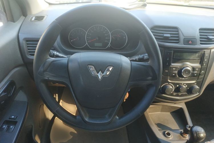 Used Wuling Hongguang 2015 1.5L S Basic Version China V Standard