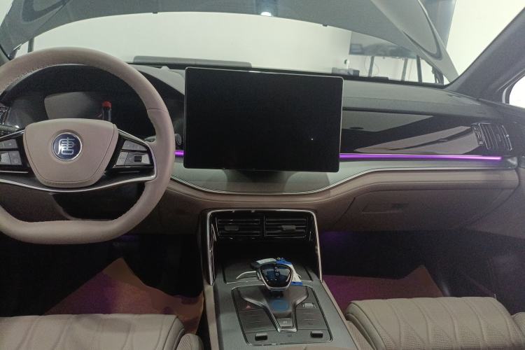 Used BYD Tang New Energy 2025 DM-i 115KM Flagship Model Center Console