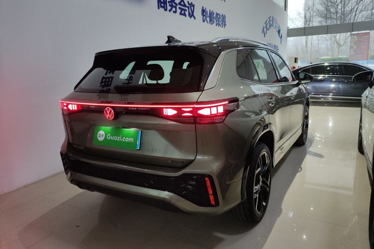 Used Volkswagen Tayron 2025 Tiguan L 380TSI 4Motion Luxury
