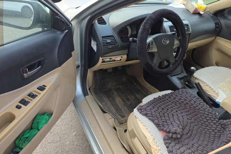 Used Bestune B50 2012 1.6L manual fashion version
