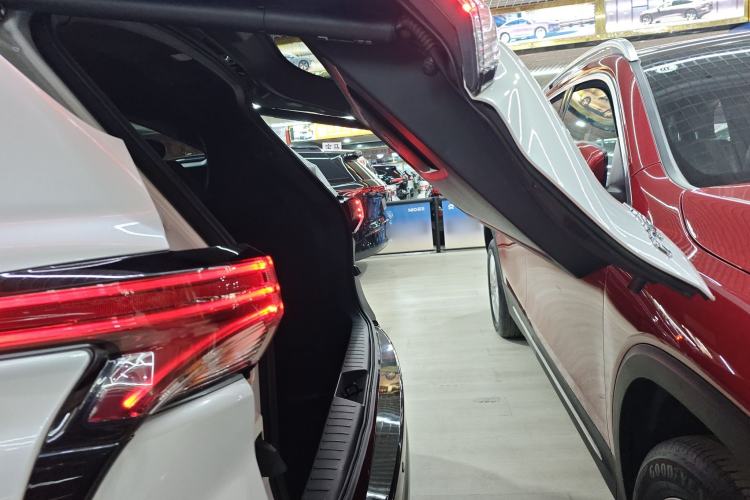 Used Toyota Sienna 2023 2.5L Hybrid Platinum Edition